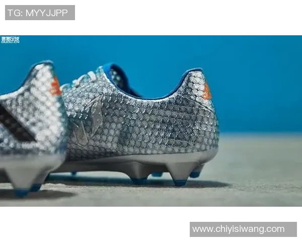 阿迪足球鞋助力球场表现提升，让你在比赛中尽显风采与实力